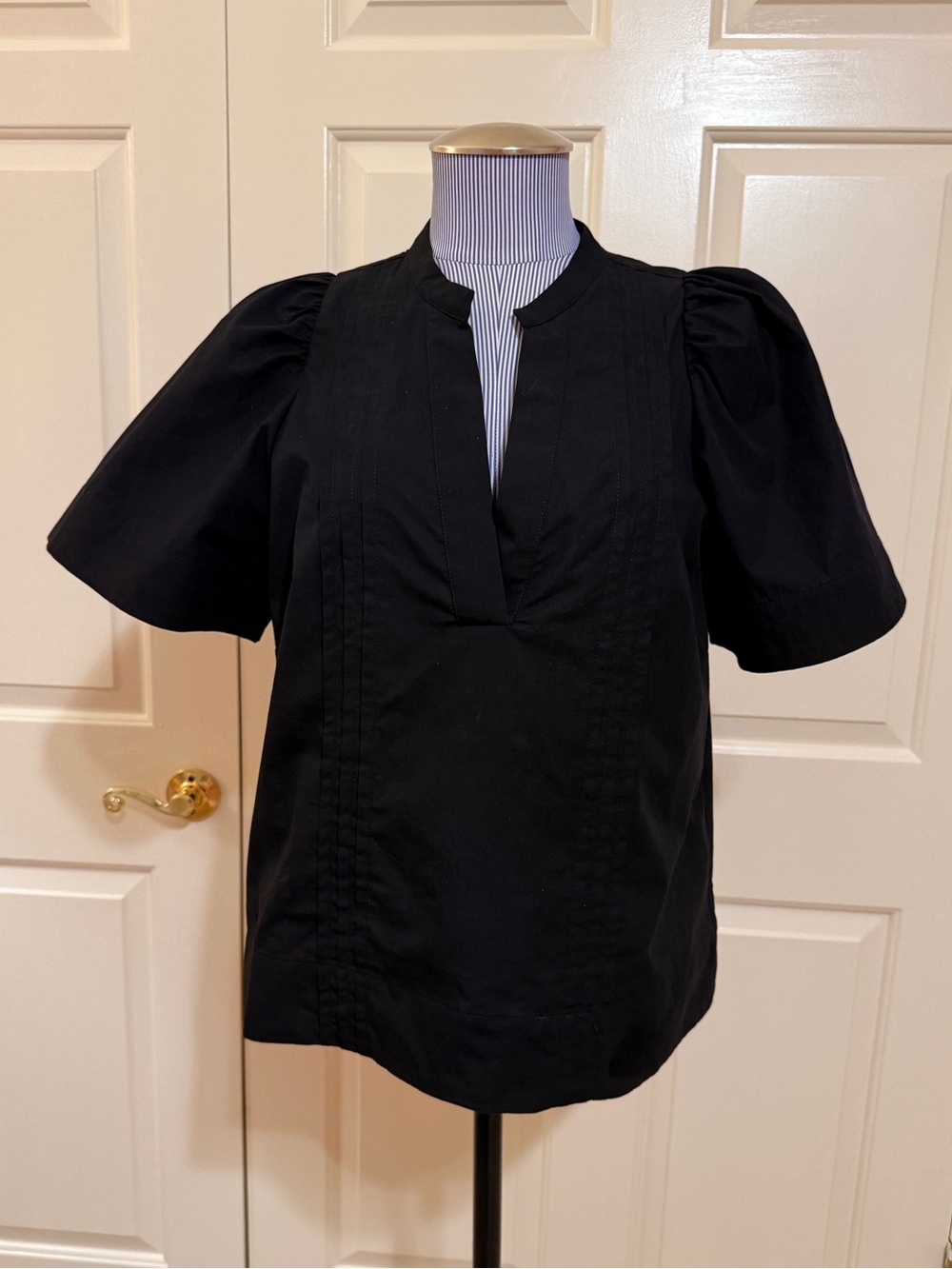 Maeve Puff-Sleeve Popover Blouse in Black – Size M